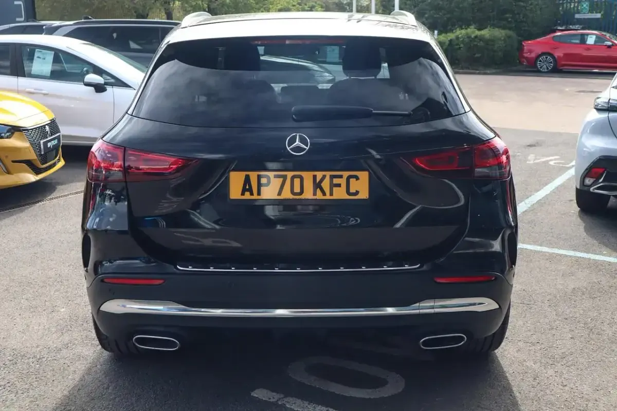 Usado Mercedes GLA200 AMG Line Premium 148 HP (108 kW) 2020 Preto SUV