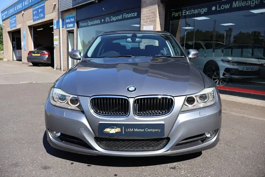 Used BMW 320 184 HP (135 kW) 2010 Grey Sedan