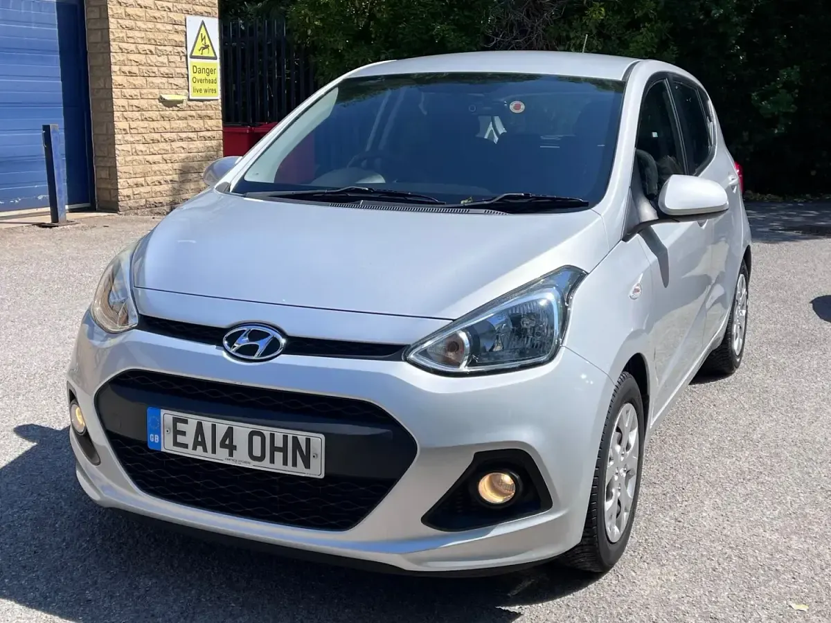 Used Hyundai i10 SE 87 HP (63 kW) 2014 Silver Hatchback