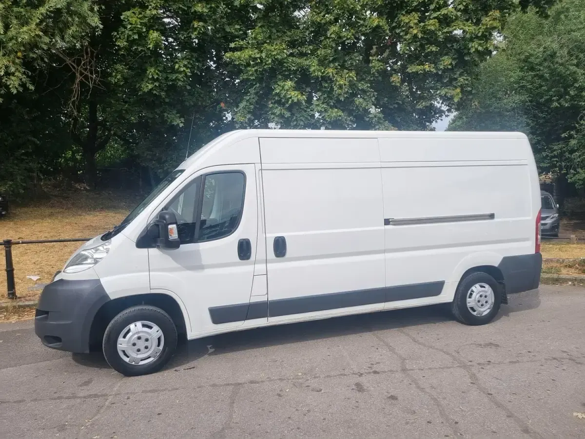 Used Citroën Relay 130 HP (95 kW) 2013 White Van