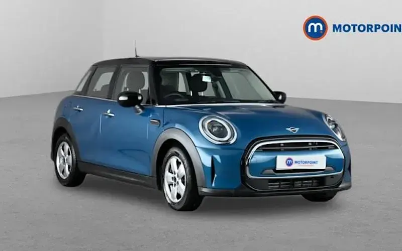 Używany Mini Cooper Classic 136 KM (100 kW) 2022 Hatchback
