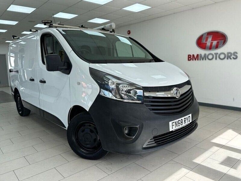 White Used 2018 Vauxhall Vivaro S Van | £8,995 (Fair price) - Image 1/4