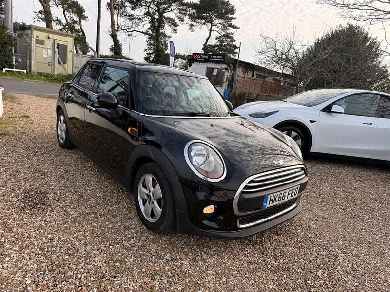 Used Mini ONE Hatch 102 HP (75 kW) 2016 Black Hatchback