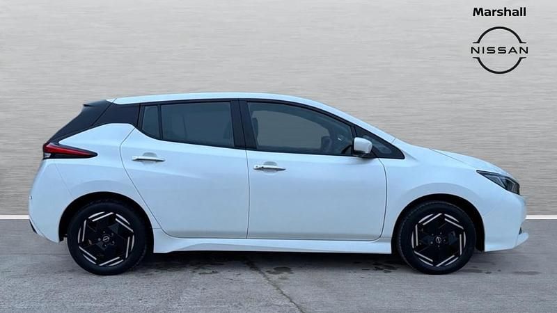 Used Nissan Leaf Acenta 110 kW (150 HP) 2022 White Hatchback
