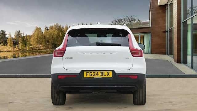 Used Volvo XC40 Plus 161 HP (118 kW) 2024 White SUV