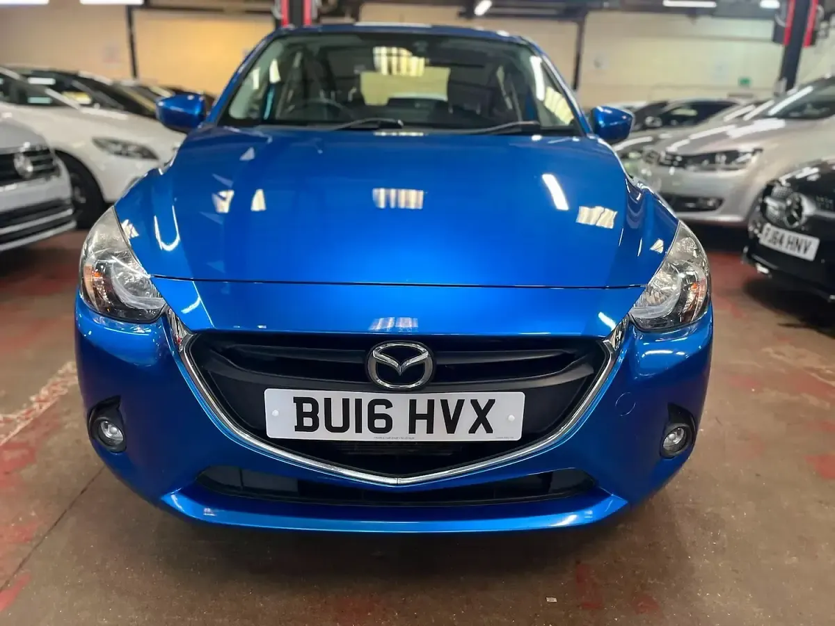 Used Mazda 2 90 HP (66 kW) 2016 Blue Hatchback