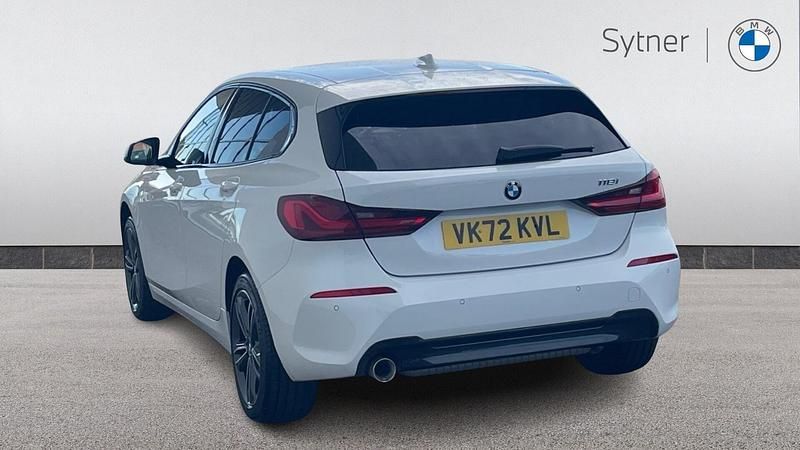 Used BMW 118 Sport Line 136 HP (100 kW) 2022 White Hatchback