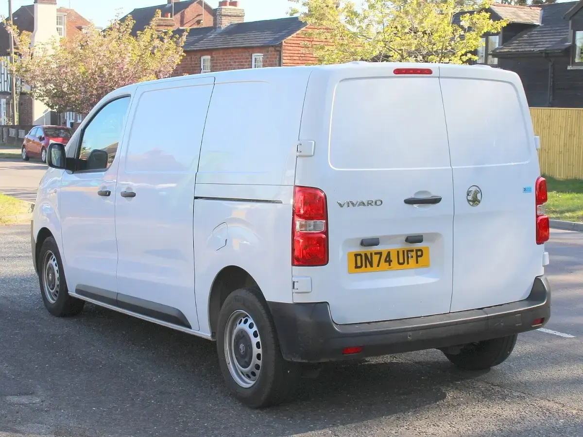 Used Vauxhall Vivaro S 120 HP (88 kW) 2024 White MPV