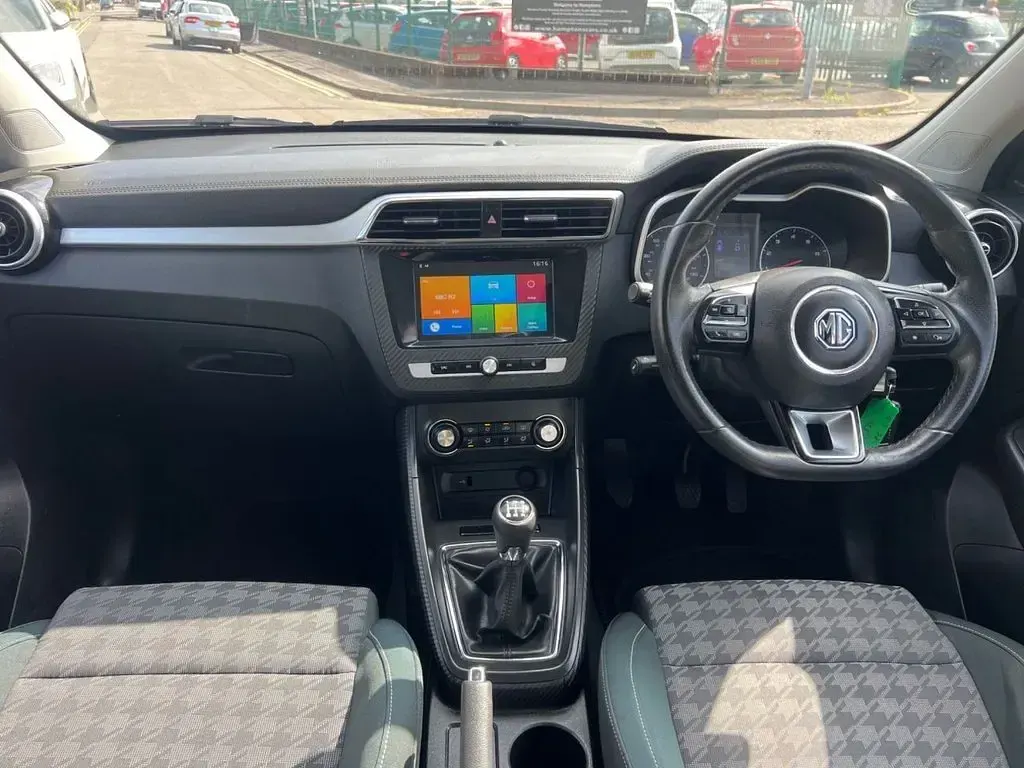 Used MG ZS Excite 106 HP (77 kW) 2018 Orange SUV