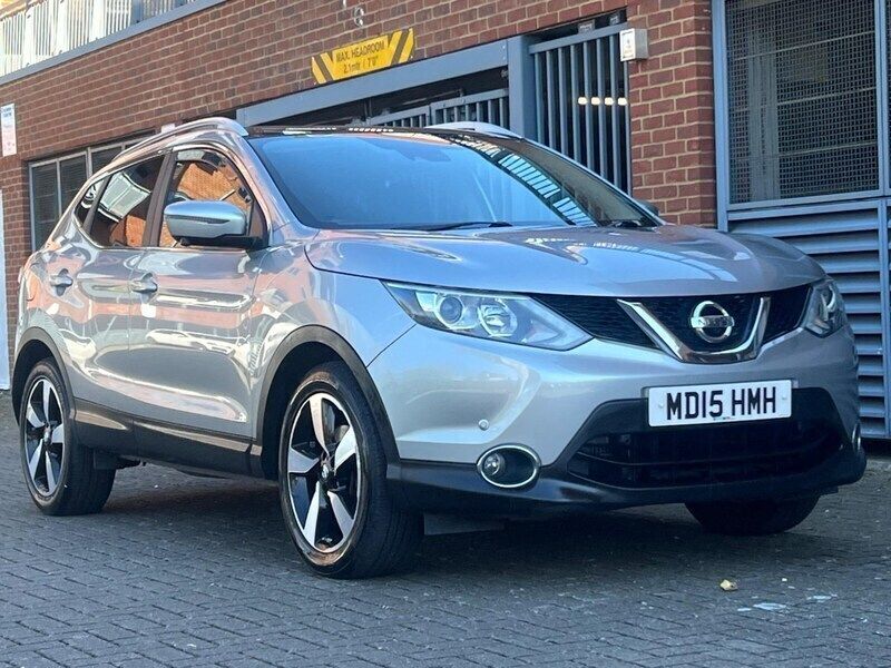 Silver Used 2015 Nissan Qashqai N-TEC SUV | £6,499 (Fair price) - Image 1/4