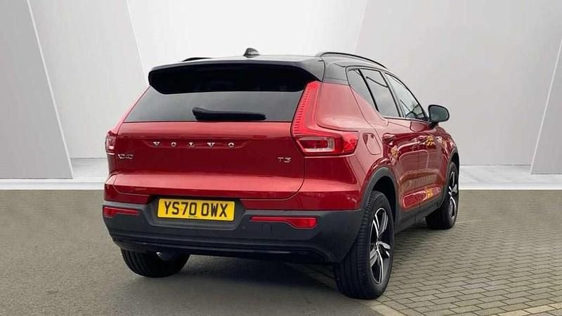 Used Volvo XC40 R-Design 163 HP (119 kW) 2020 Red SUV