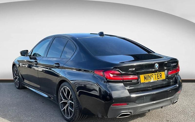 Usado BMW 530 M Sport 286 CV (210 kW) 2022 Negro Berlina