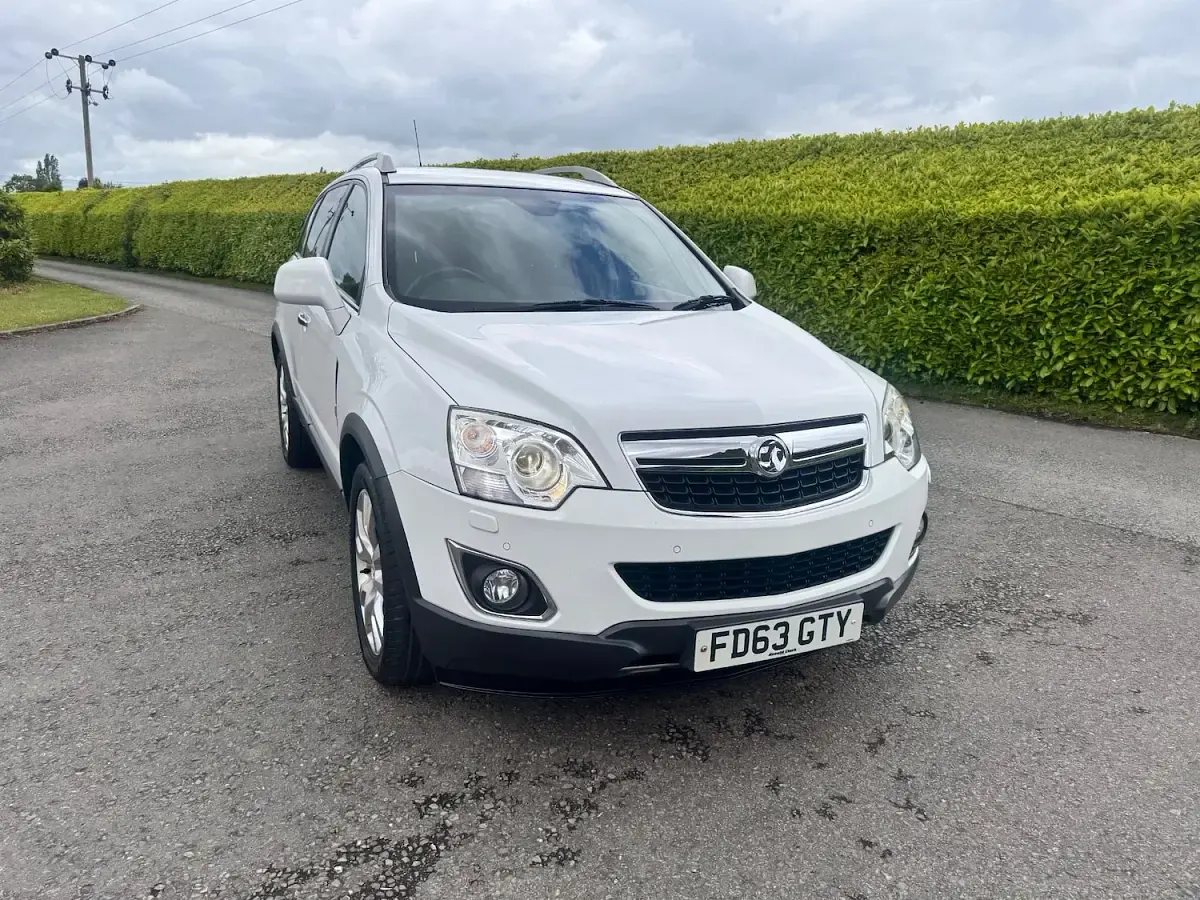 Used Vauxhall Antara 184 HP (135 kW) 2014 White SUV