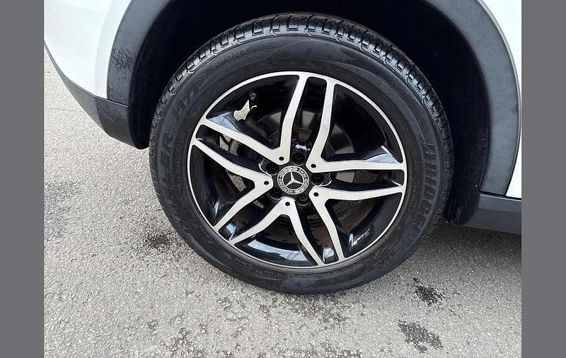 Used Mercedes GLA180 Urban 120 HP (88 kW) 2019 White SUV