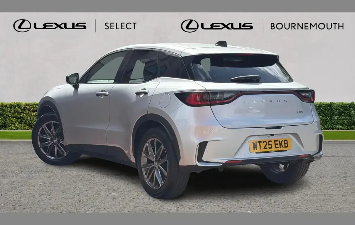 Used Lexus LBX 136 HP (100 kW) 2025 Silver SUV