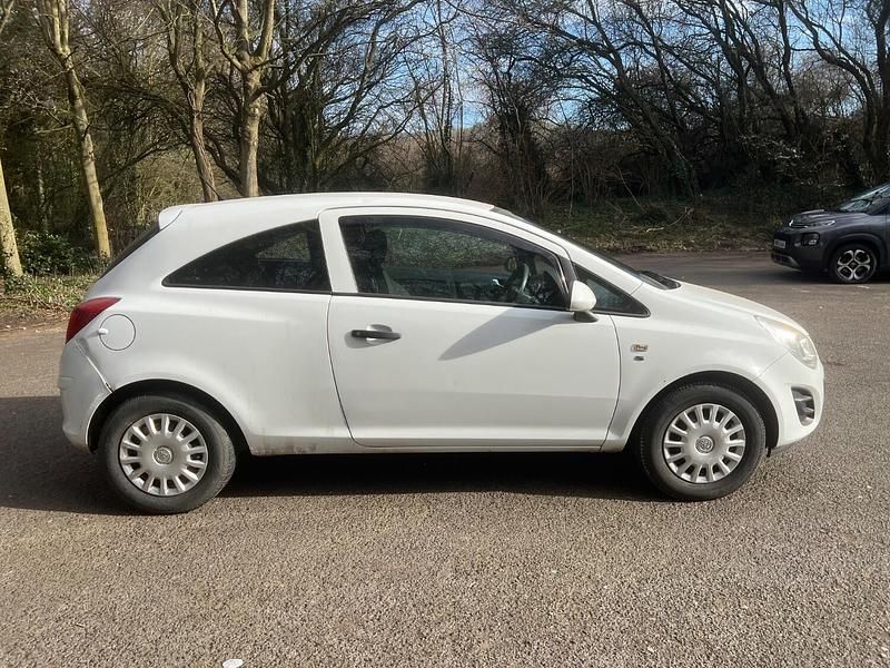 White Used 2012 Vauxhall Corsa S Hatchback | £1,999 - Image 1/4