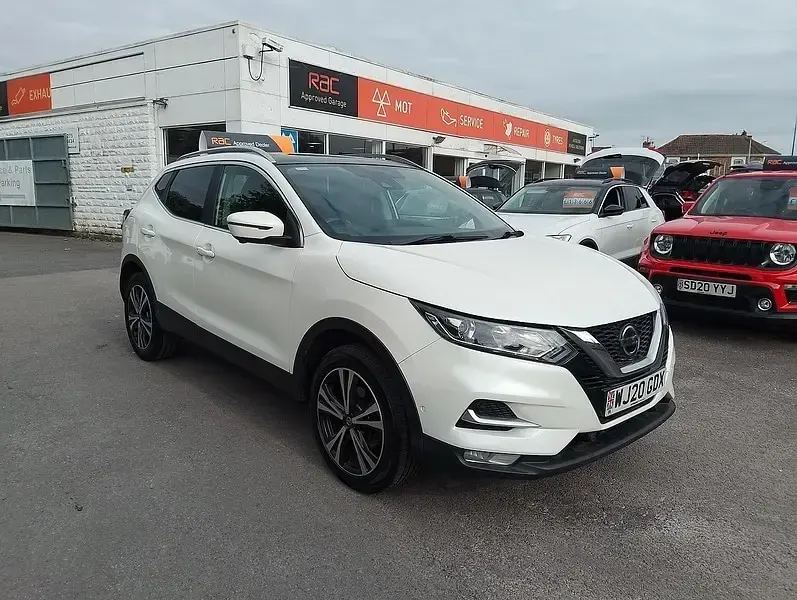 Used Nissan Qashqai N-Connecta 160 HP (117 kW) 2020 White SUV