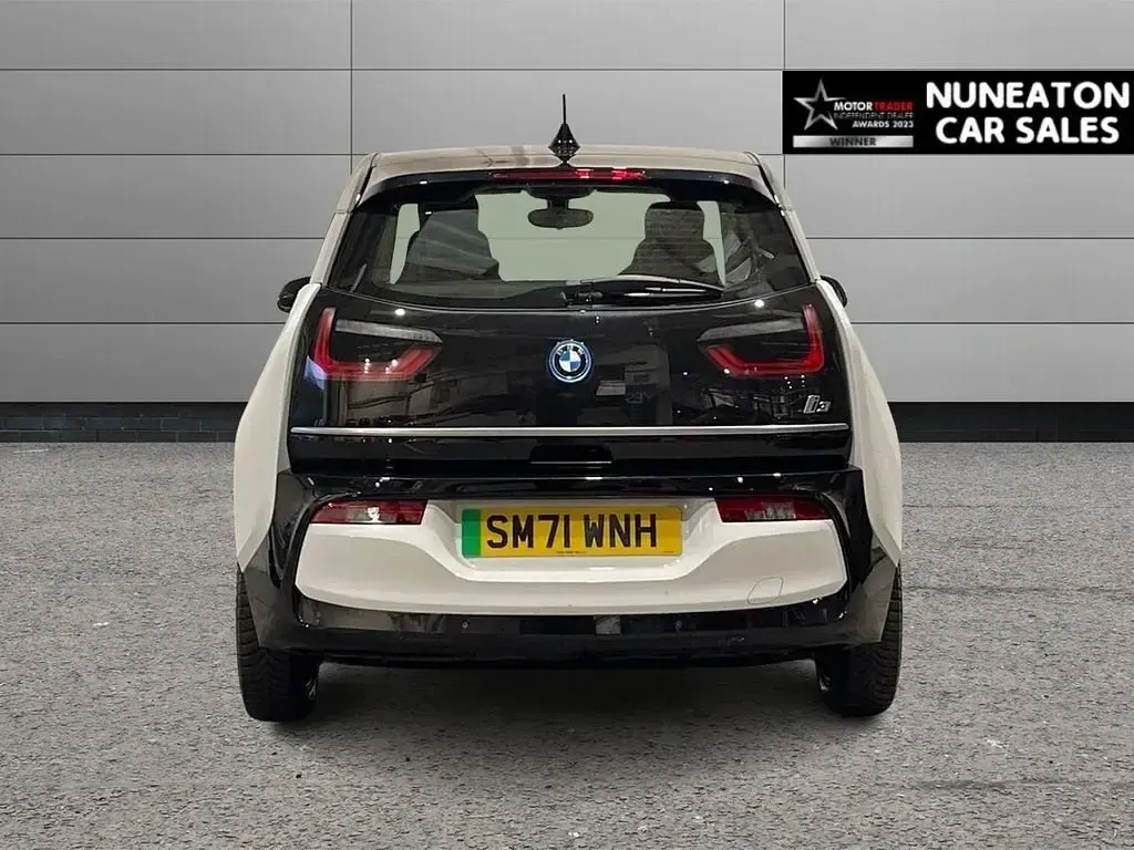 Używany BMW i3 Comfort Edition 125 kW (170 KM) 2022 Biały Hatchback