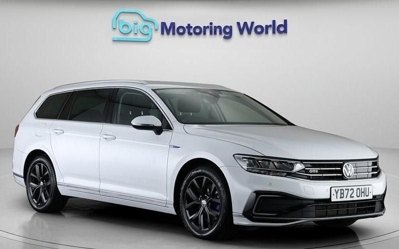 Used VW Passat GTE 218 HP (160 kW) 2022 White Estate