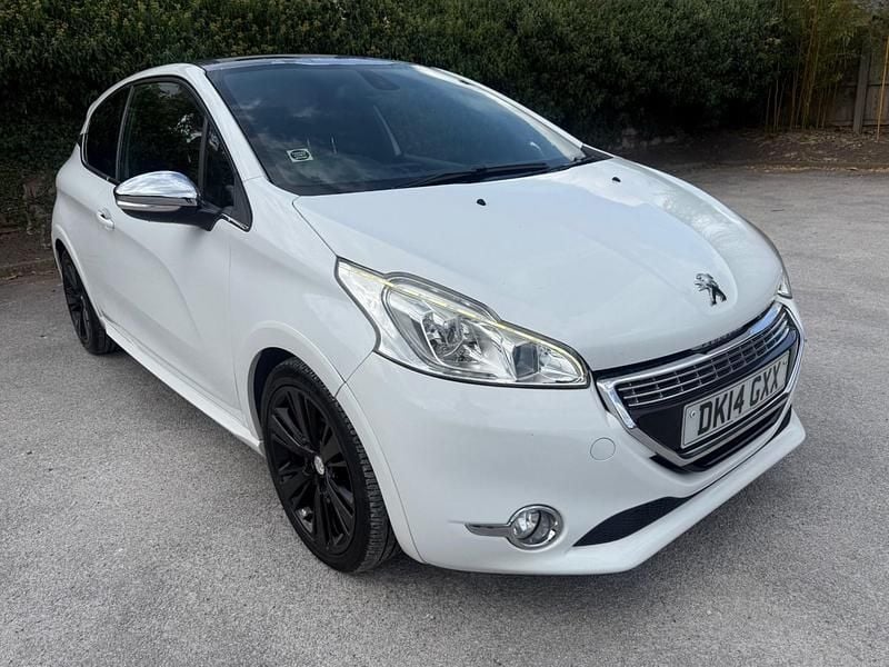 White Used 2014 Peugeot 208 Hatchback | £4,495 (Fair price) - Image 1/4