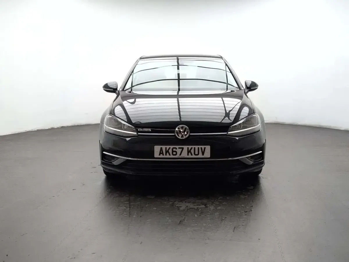 Used VW Golf VII SE 130 HP (95 kW) 2017 Black Hatchback