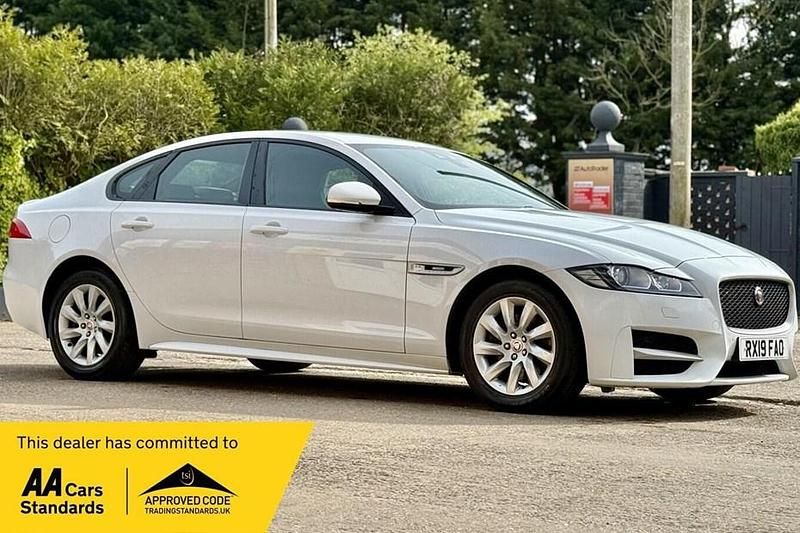 Used Jaguar XF R-Sport 163 HP (119 kW) 2019 White Sedan