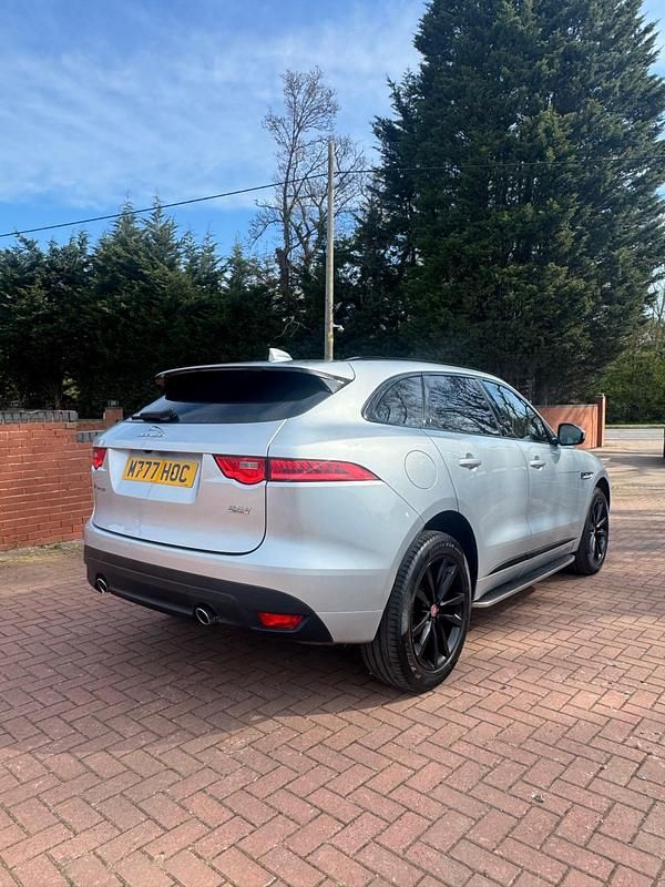 Used Jaguar F-Pace R-Sport 240 HP (176 kW) 2018 Silver SUV