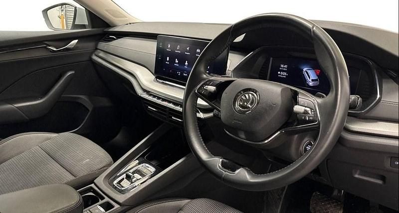 Used Skoda Octavia SE Technology 2022 White Estate