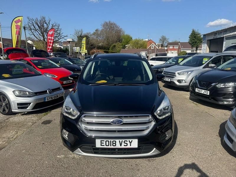 Usado Ford Kuga Titanium 120 HP (88 kW) 2018 Preto SUV