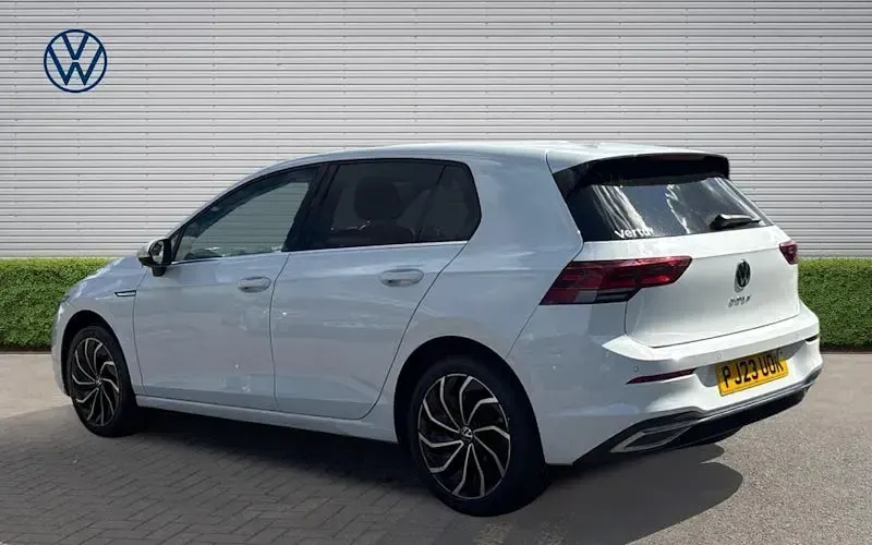 Used VW Golf VIII Edition 131 HP (96 kW) 2023 White Hatchback