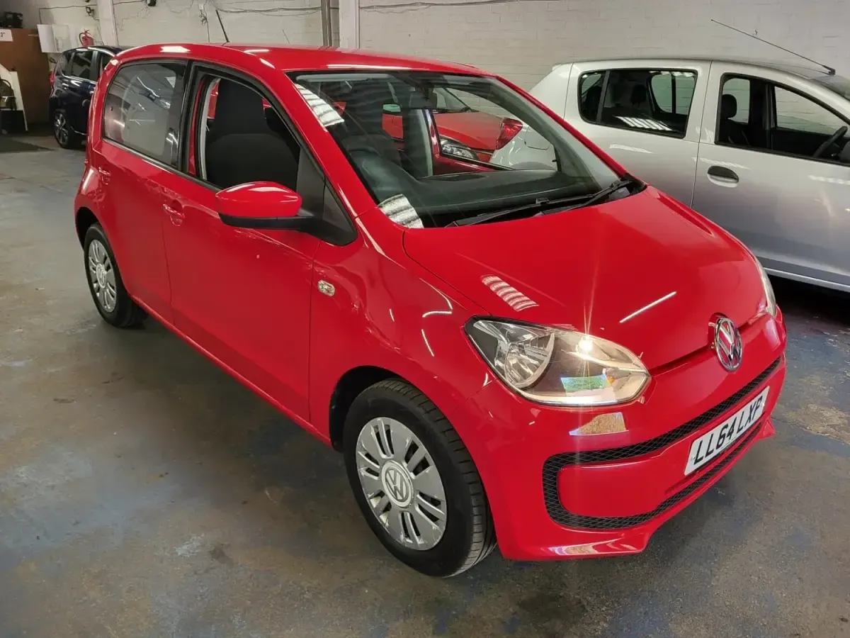 Usado VW up! move up! 59 HP (43 kW) 2014 Vermelho Citadino