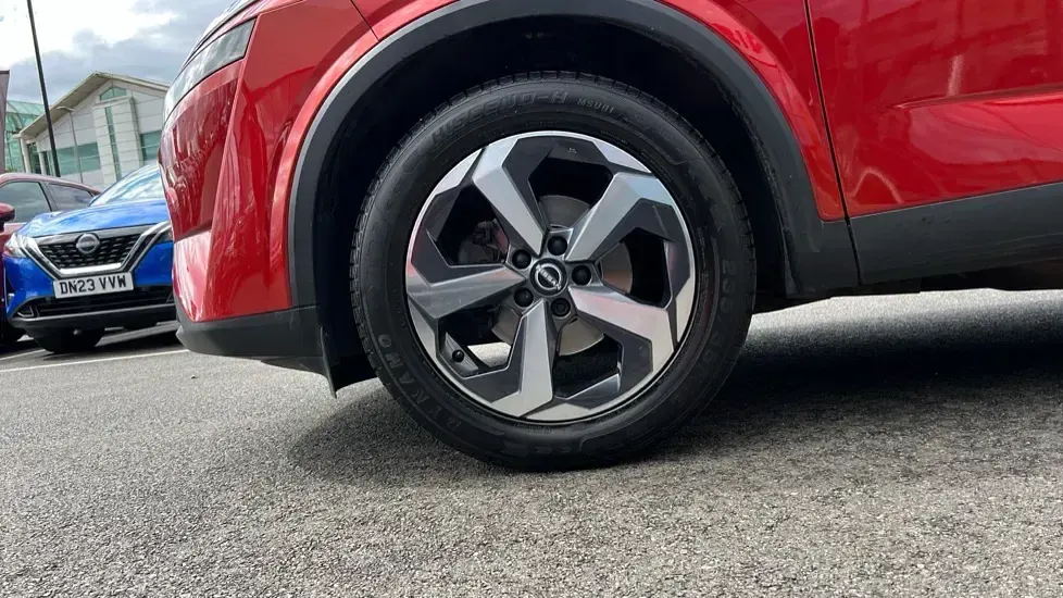 Used Nissan Qashqai N-Connecta 158 HP (116 kW) 2023 Red SUV