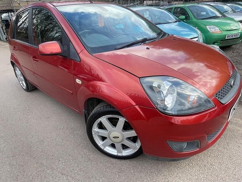 Used Ford Fiesta Zetec 79 HP (58 kW) 2007 Red Hatchback