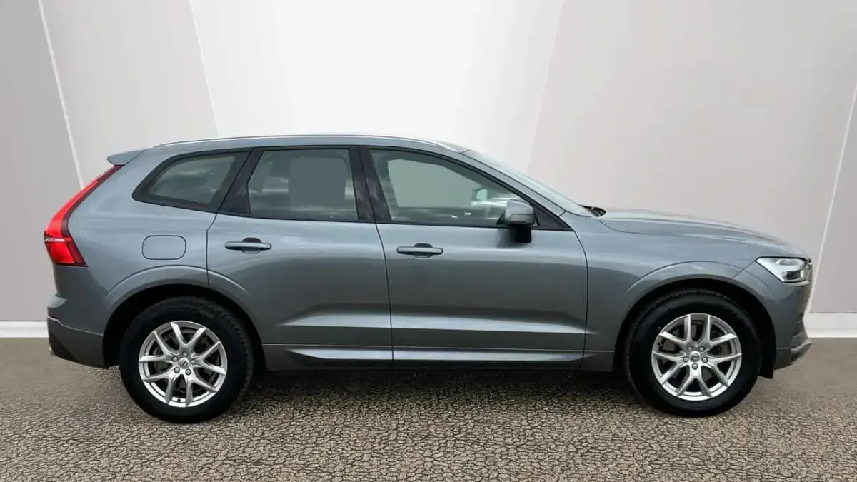 Used Volvo XC60 Momentum 247 HP (181 kW) 2020 SUV