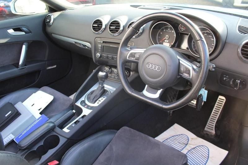 Begagnad Audi TT Roadster Performance 200 HK (147 kW) 2009 Silver Cab