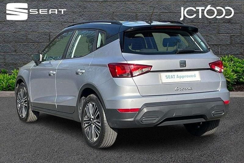 Used Seat Arona SE Technology 94 HP (69 kW) 2022 Silver SUV