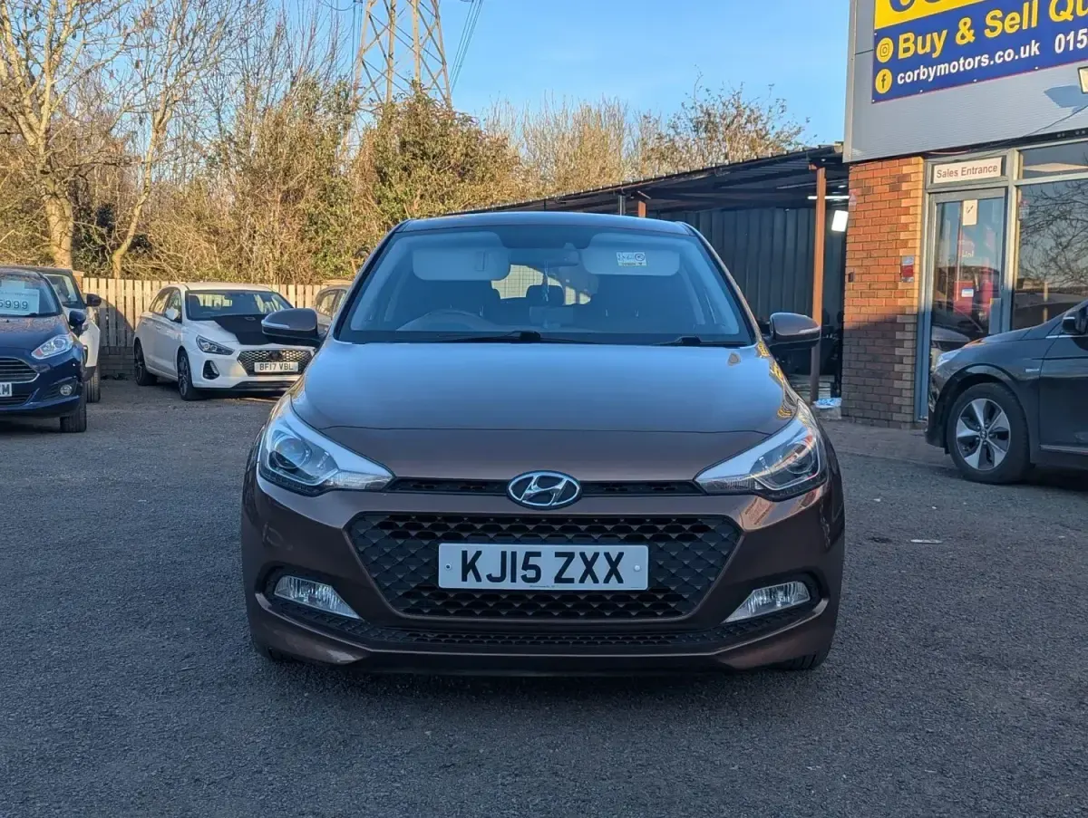 Używany Hyundai i20 Premium 100 KM (73 kW) 2015 Brązowy Hatchback