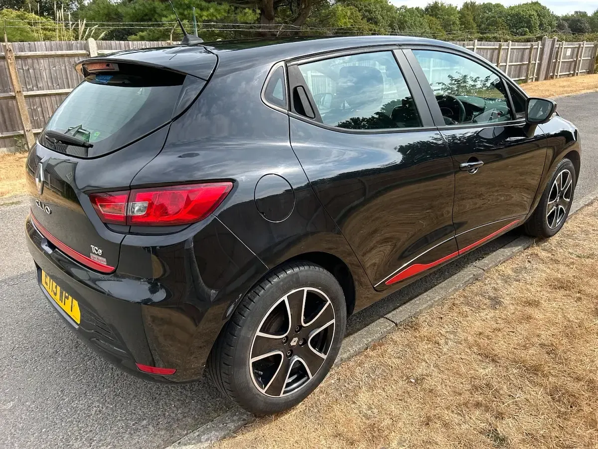 Used Renault Clio Dynamique 90 HP (66 kW) 2013 Black Hatchback
