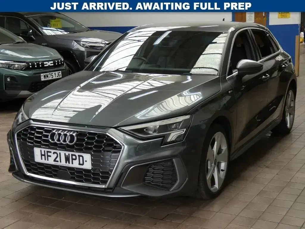 Begagnad Audi A3 Sportback e-tron S-Line 2021 Grå Halvkombi