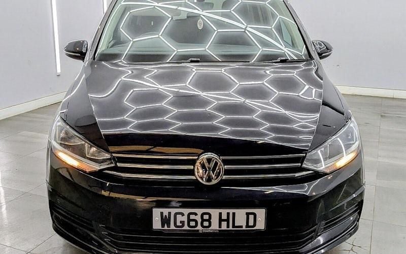 Used VW Touran SE 116 HP (85 kW) 2019 MPV