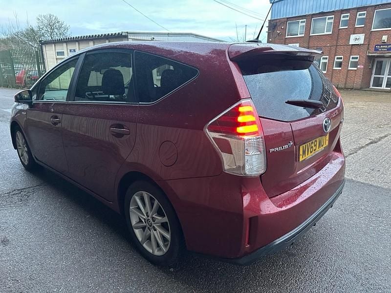 Usado Toyota Prius+ Plus 136 HP (100 kW) 2019 Vermelho Monovolume
