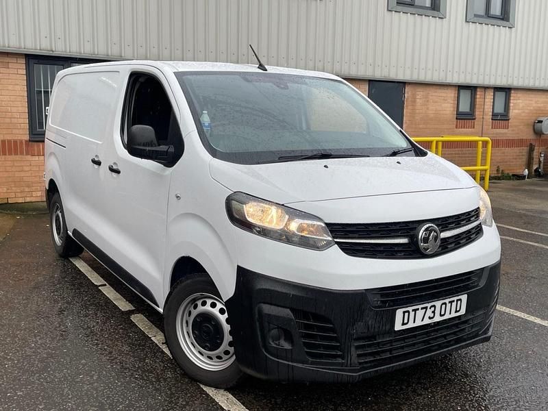 Used Vauxhall Vivaro 100 HP (73 kW) 2024 White MPV