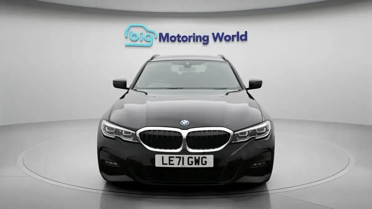Used BMW 330e M Sport 292 HP (214 kW) 2022 Black Estate