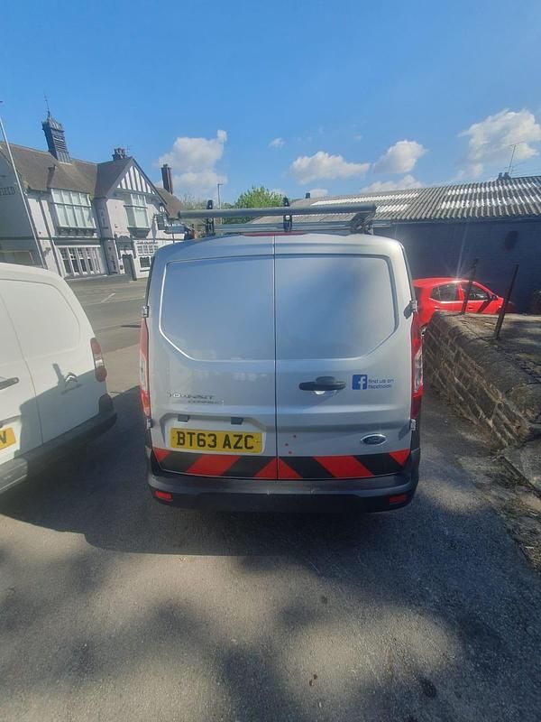 Usado Ford Transit Connect 95 HP (69 kW) 2014 Prateado Monovolume