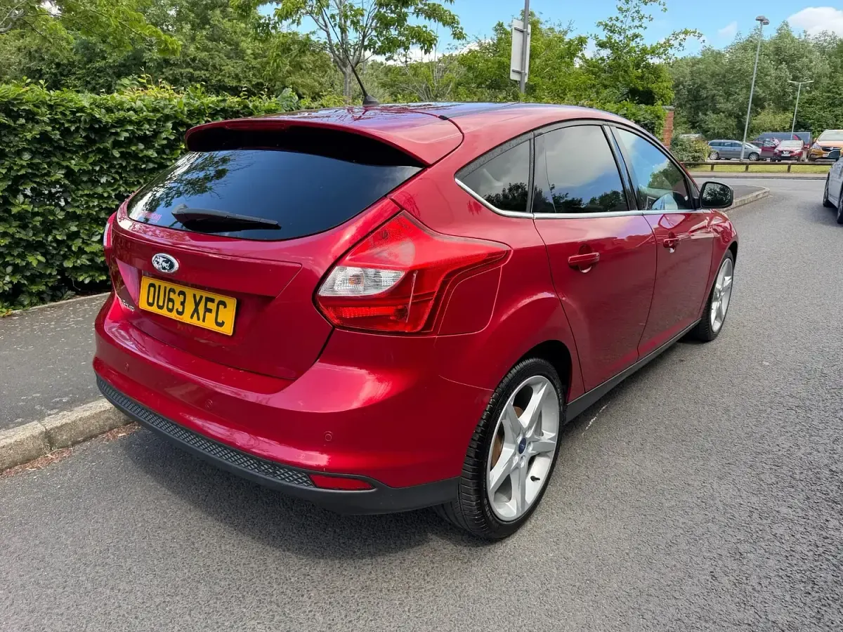 Used Ford Focus Titanium X 115 HP (84 kW) 2013 Red Hatchback