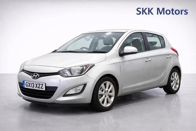 Used Hyundai i20 Active 101 HP (74 kW) 2013 Silver Hatchback