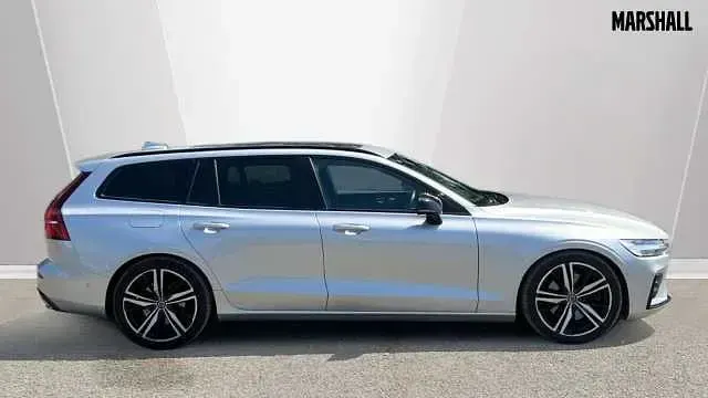 Usado Volvo V60 R-Design 247 HP (181 kW) 2020 Carrinha