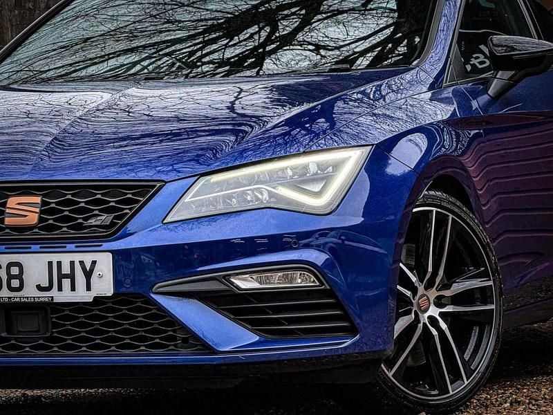 Used Seat Leon CUPRA 290 HP (213 kW) 2019 Blue Hatchback