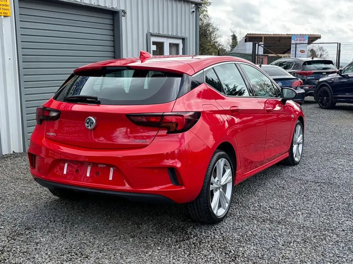 Gebraucht Vauxhall Astra SRi 150 PS (110 kW) 2017 Rot Kleinwagen
