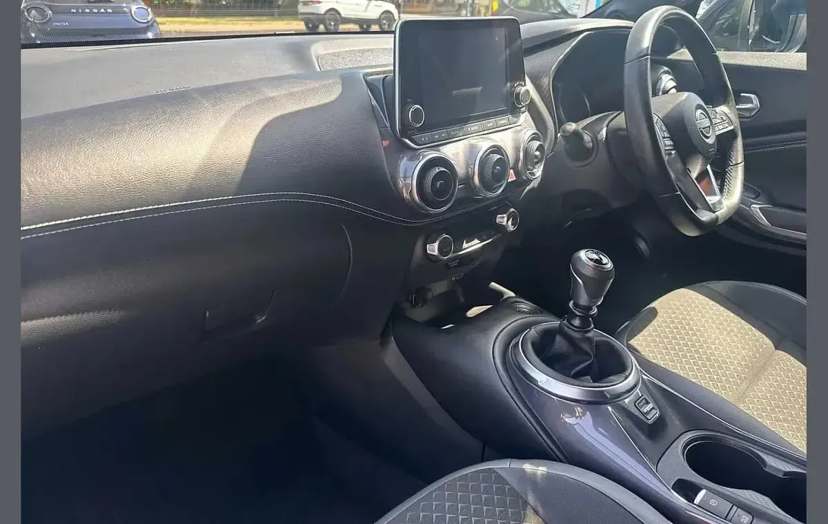 Used Nissan Juke N-Connecta 112 HP (82 kW) 2023 Blue SUV